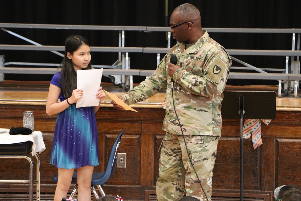 Students receive stories of deployment for Veteran’s Day