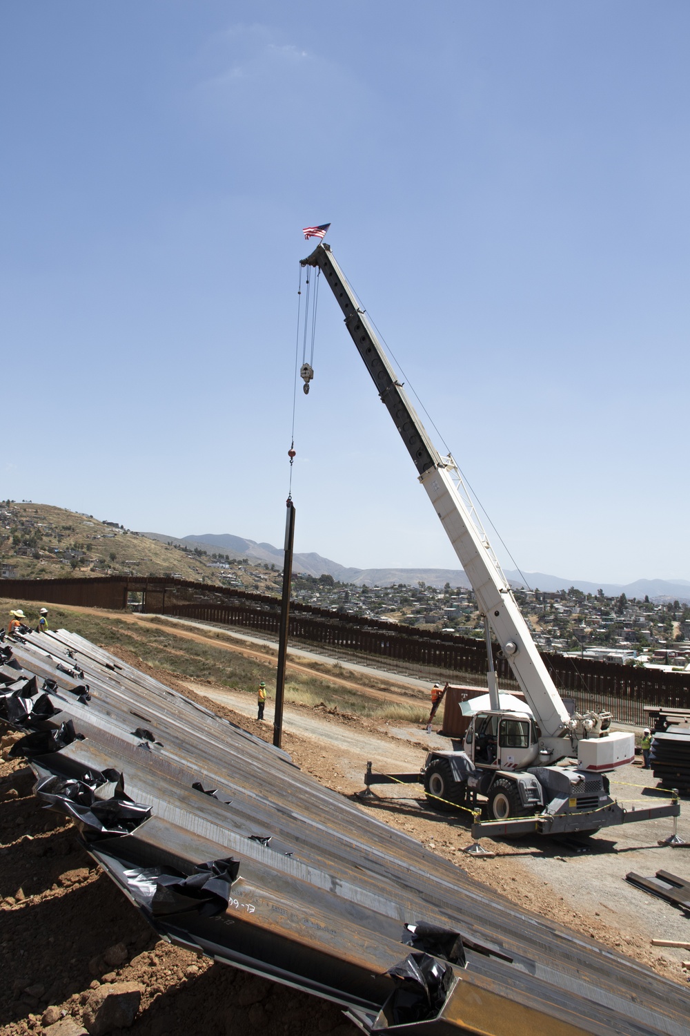 Corps continues to build San Diego 4 border barrier project