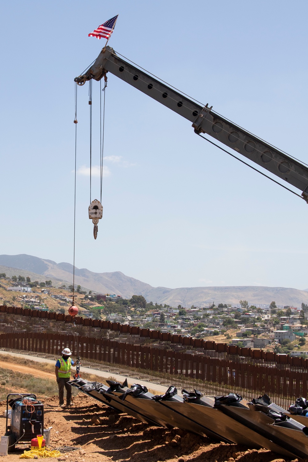 Corps continues to build San Diego 4 border barrier project