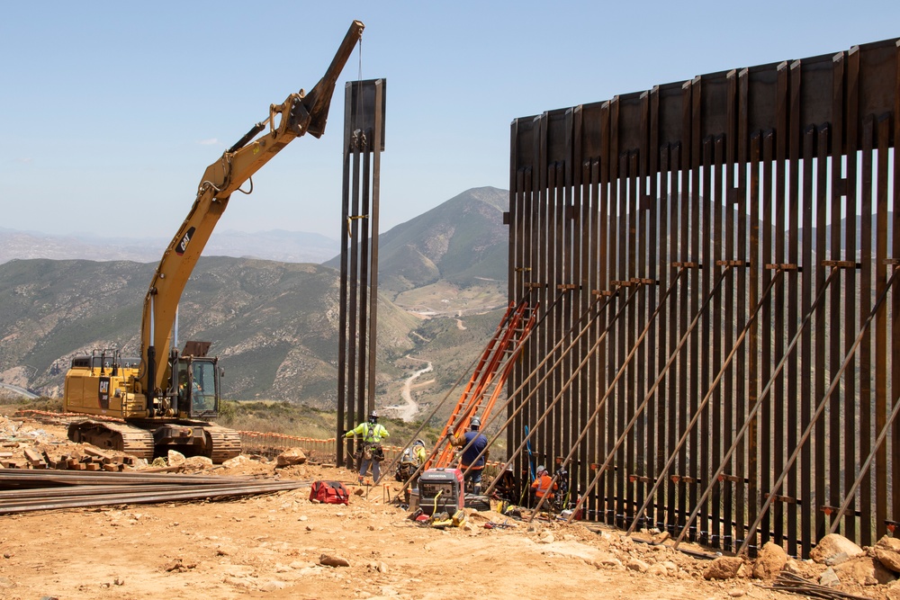 Corps continues to build San Diego 4 border barrier project