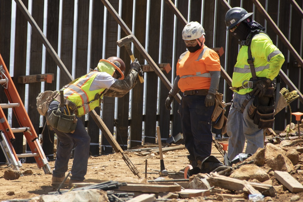 Corps continues to build San Diego 4 border barrier project