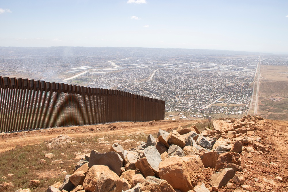 Corps continues to build San Diego 4 border barrier project