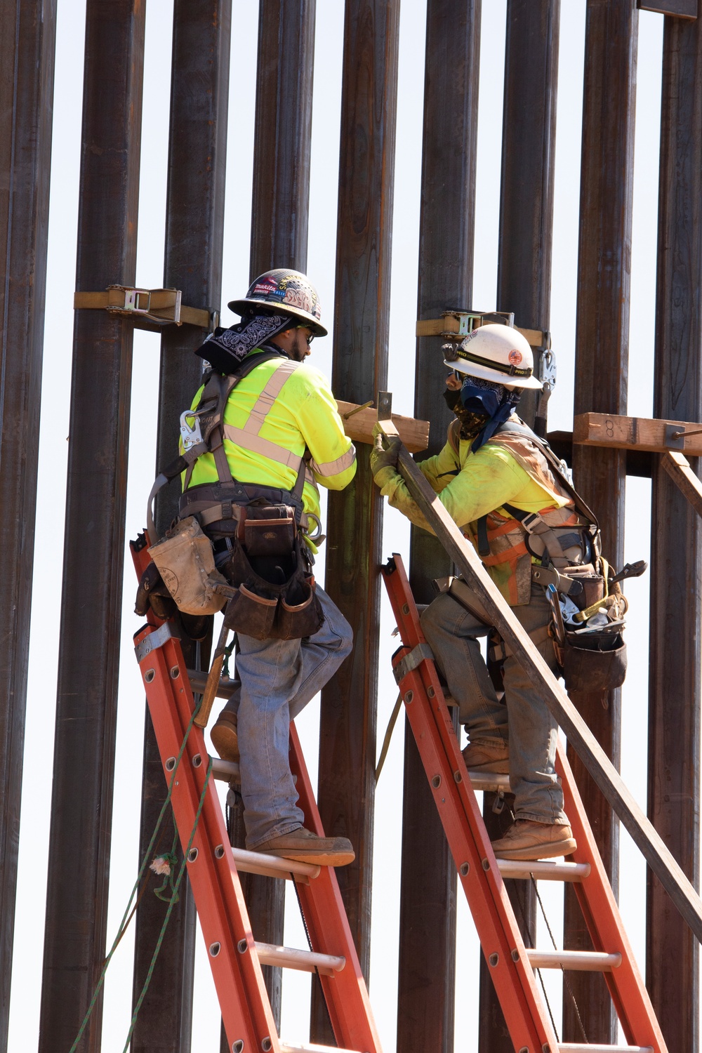 Corps continues to build San Diego 4 border barrier project