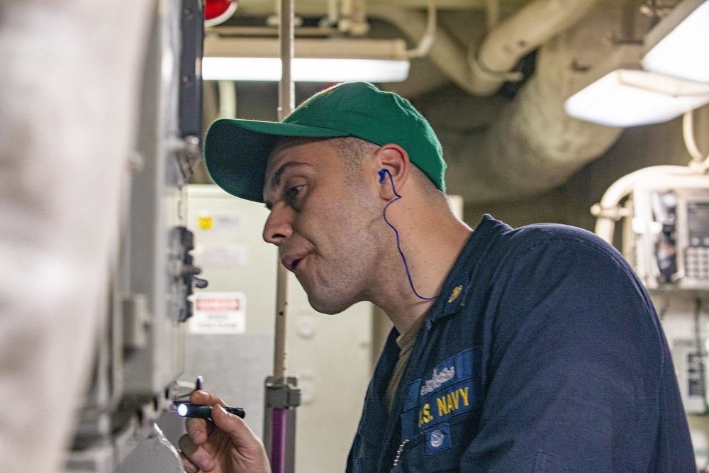 Sailors take part in Engineering drills.