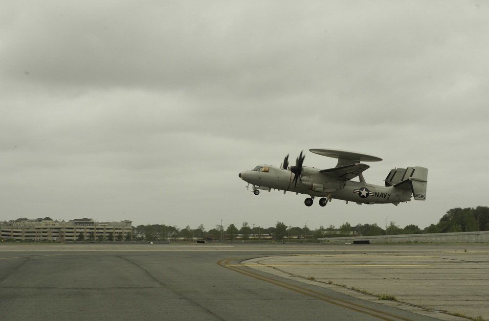 CVW-7 CAG Completes 5,000 Flight Hours in the E-2