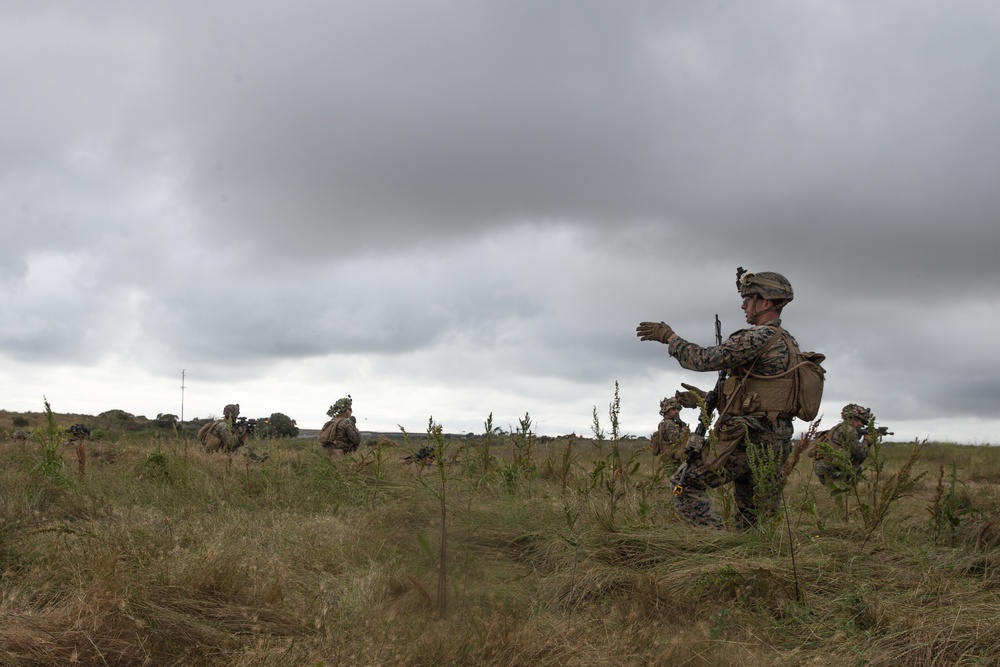 15th MEU Marines descend on the objective