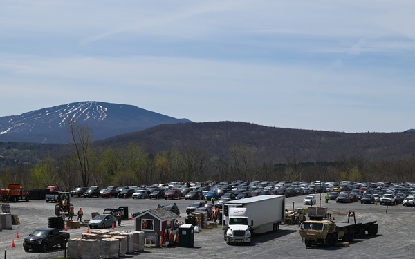 VTNG Food Distribution in Peru, Vt.