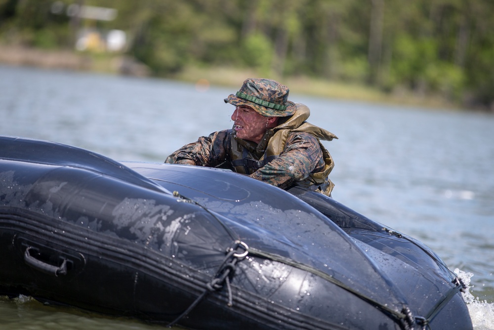 Task force Marines deploying to Latin America conduct small boat training