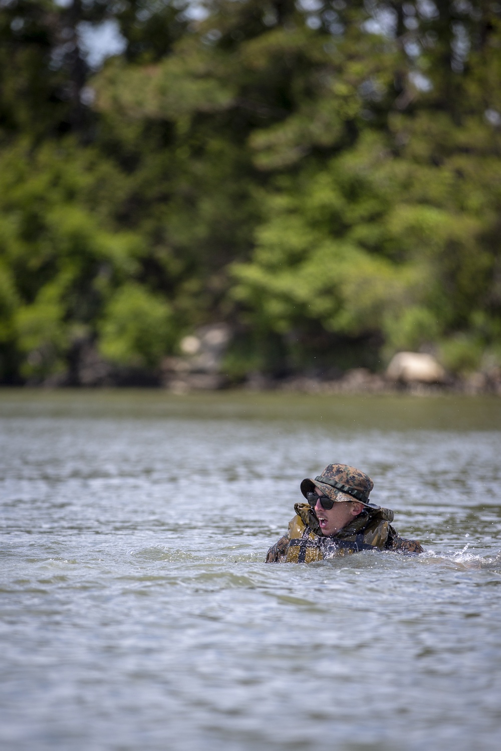 Task force Marines deploying to Latin America conduct small boat training