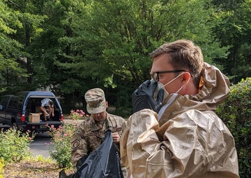Joint STARS crew chiefs practice COVID-19 mitigation aboard aircraft