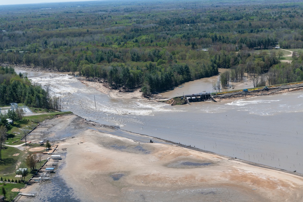 Dam break at Edenville, Mich. on May 20, 2020