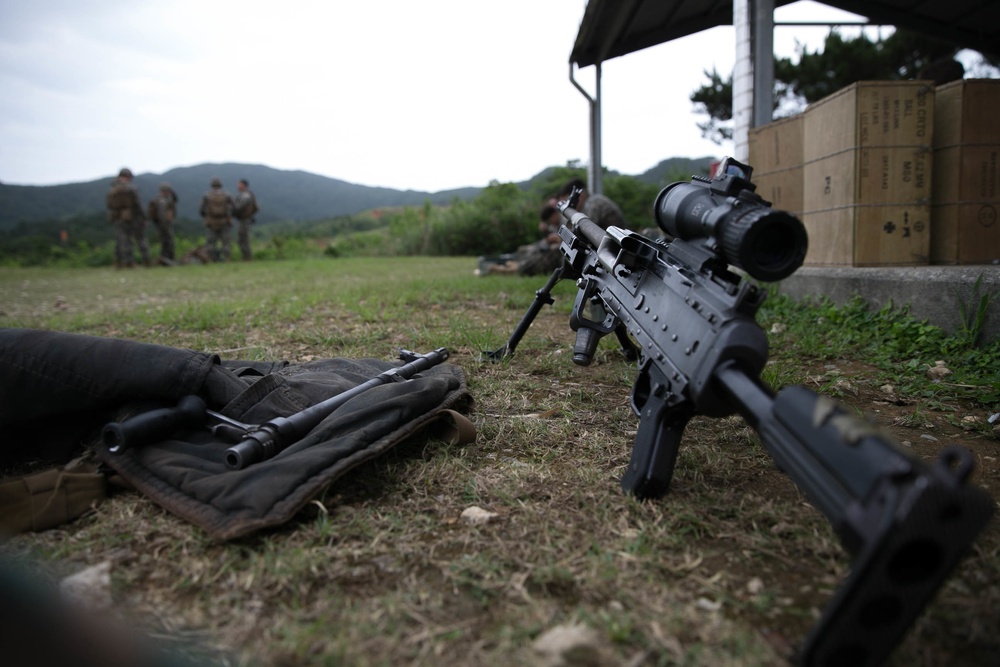 3rd Marine Division conduct 240 range