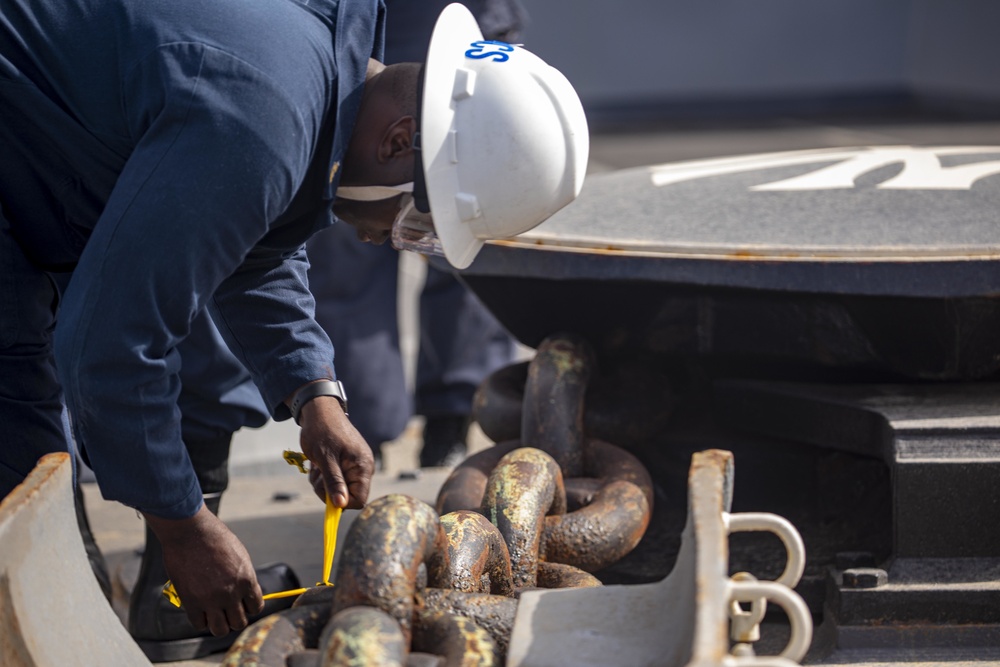 Sailors take part in a anchor evolution