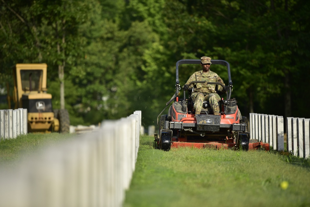 Soldiers called to duty at Arkansas Veterans Cemetery