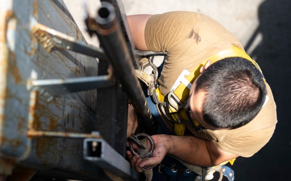 Vella Gulf Conducts Operations in the Gulf of Aden