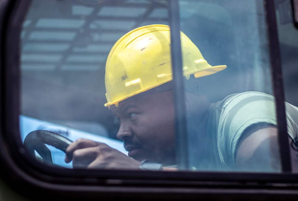 Task force Marines deploying to Latin America conduct heavy equipment training