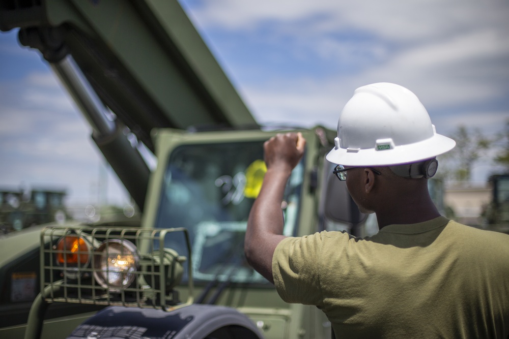 Task force Marines deploying to Latin America conduct heavy equipment training