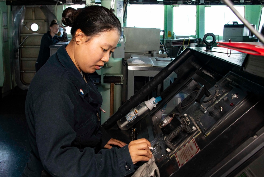 Stout Conducts Operations in the Arabian Gulf