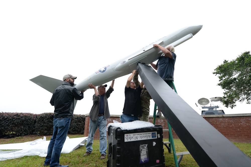 Team JSTARS receives new E-8C Joint STARS model aircraft to display at their unit