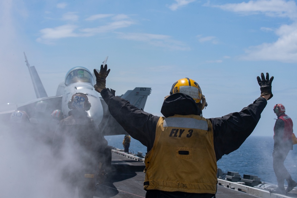 USS Harry S. Truman (CVN 75) transits the Atlantic Ocean