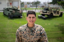 7th Communication Battalion Marine receives Littleton Award for operational communications excellence