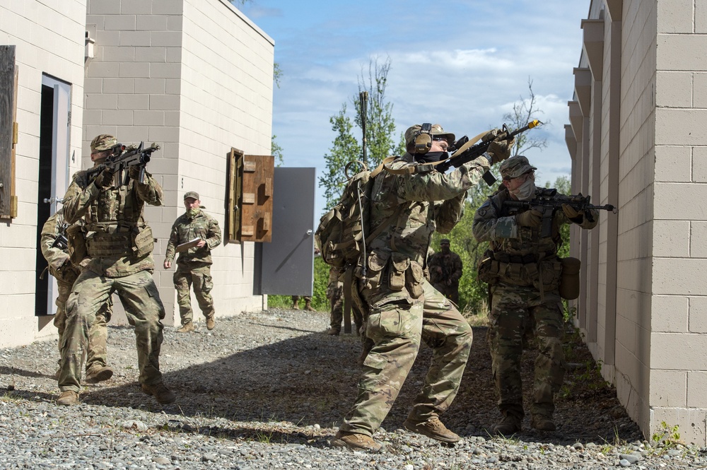 Blackfoot Co., ‘1 Geronimo’ hones small unit leadership skills at JBER