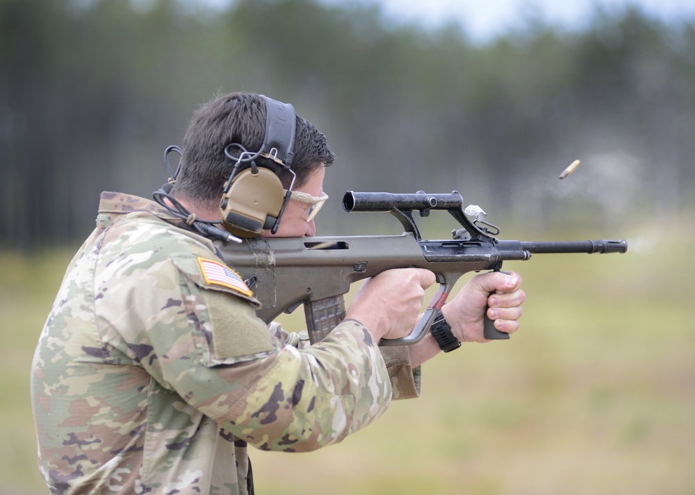 USAJFKSWCS Students Train With Foreign Weapons and Machine Guns