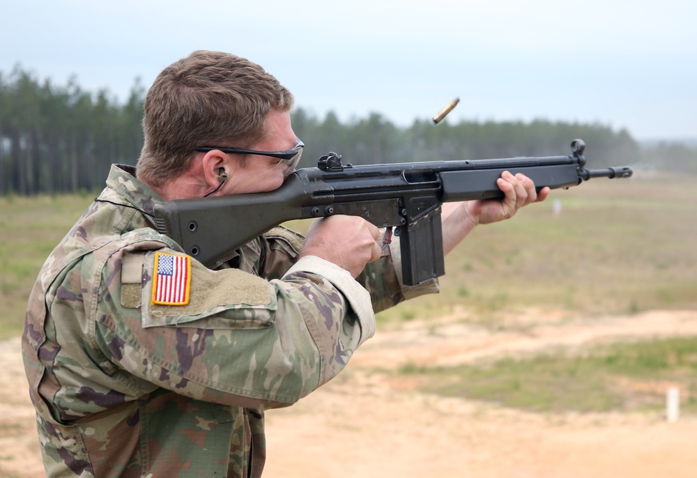 USAJFKSWCS Students Train With Foreign Weapons and Machine Guns