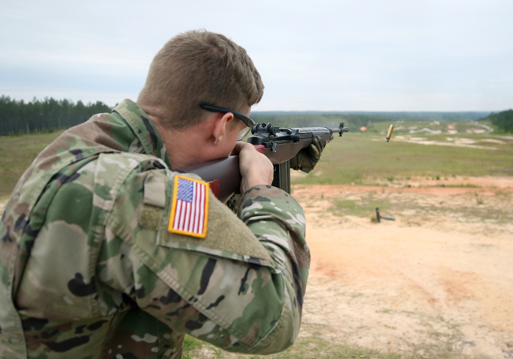 USAJFKSWCS Students Train With Foreign Weapons and Machine Guns