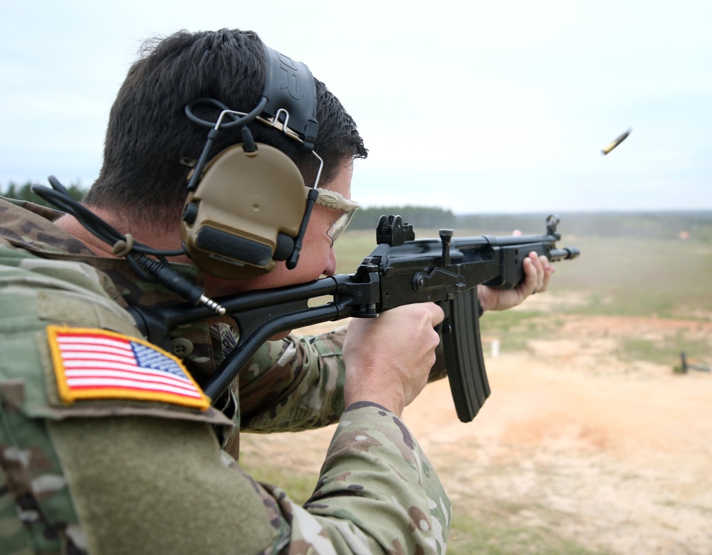 USAJFKSWCS Students Train With Foreign Weapons and Machine Guns