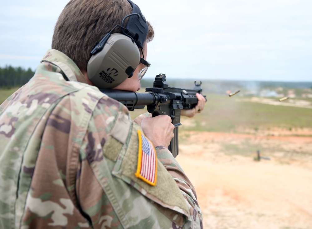 USAJFKSWCS Students Train With Foreign Weapons and Machine Guns