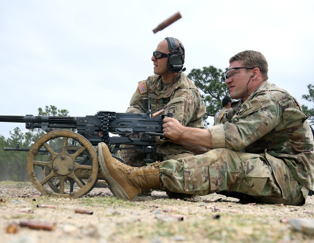 USAJFKSWCS Students Train With Foreign Weapons and Machine Guns