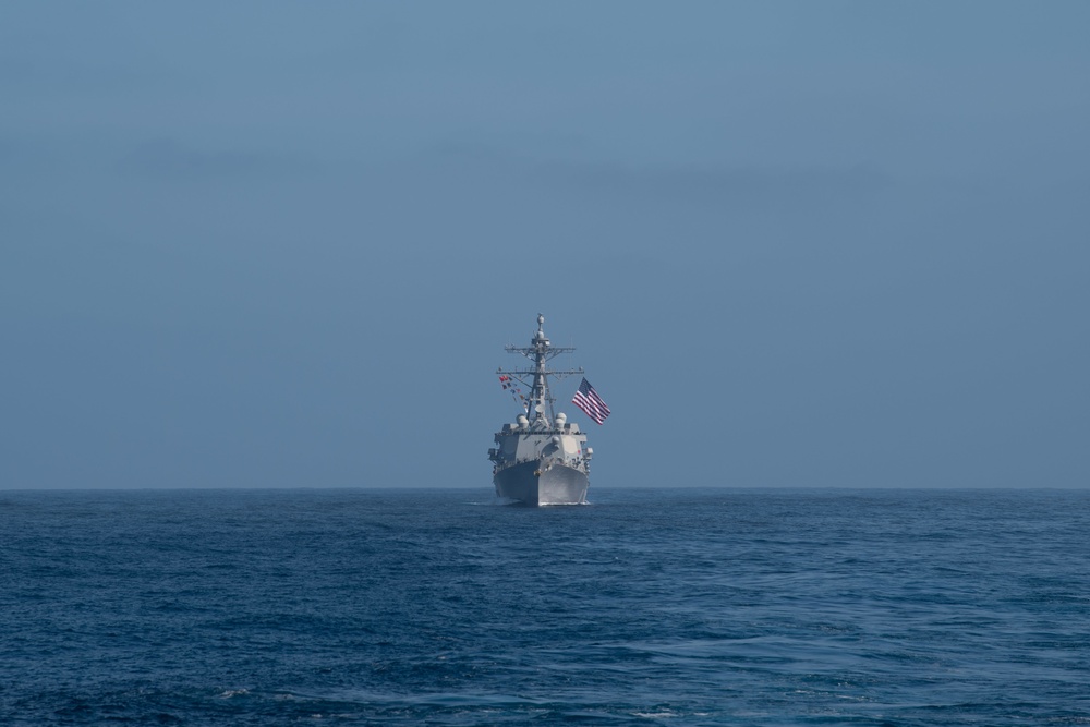 USS Sterett steams in the Pacific