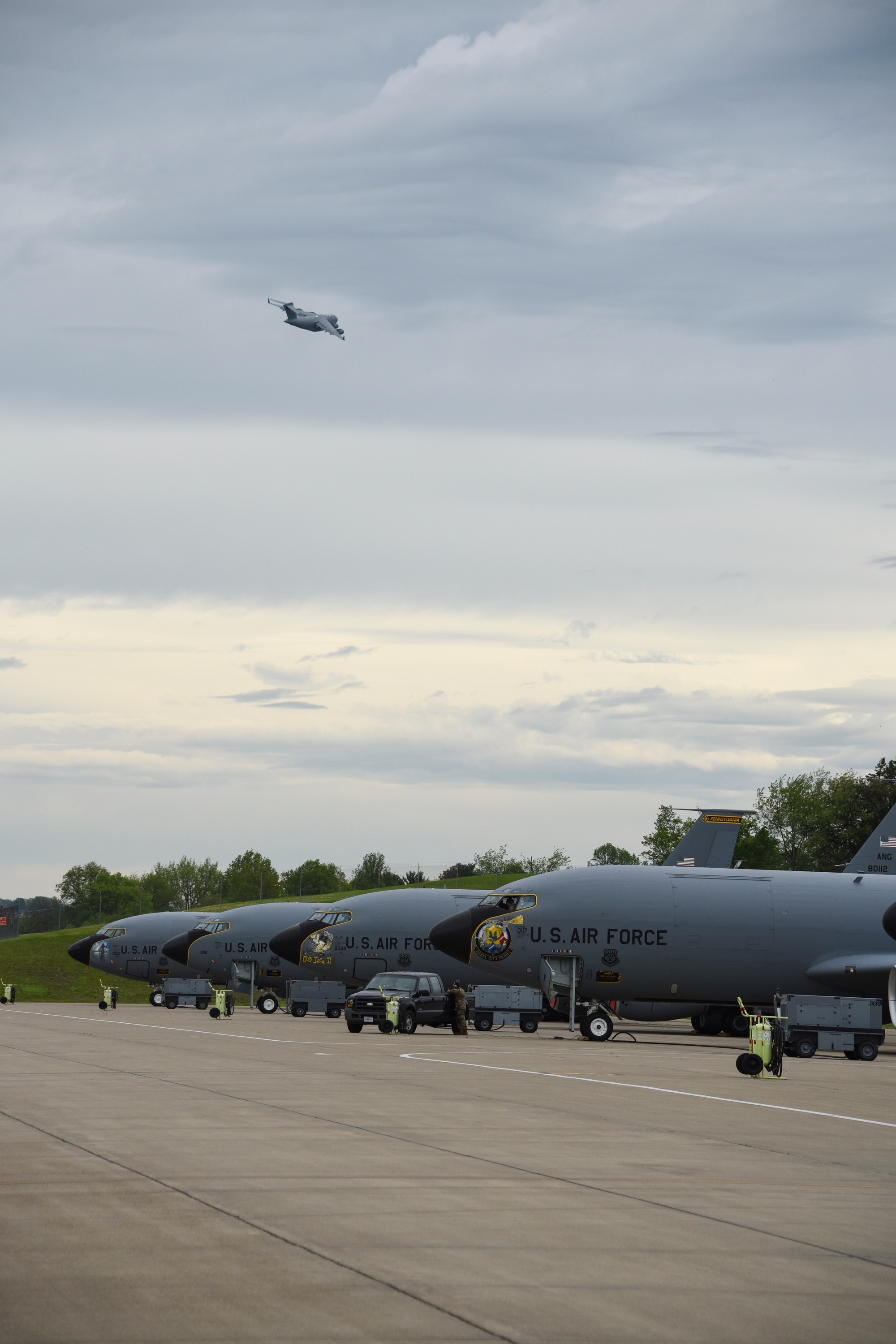 Steelers visit 171st > 171st Air Refueling Wing > Article Display