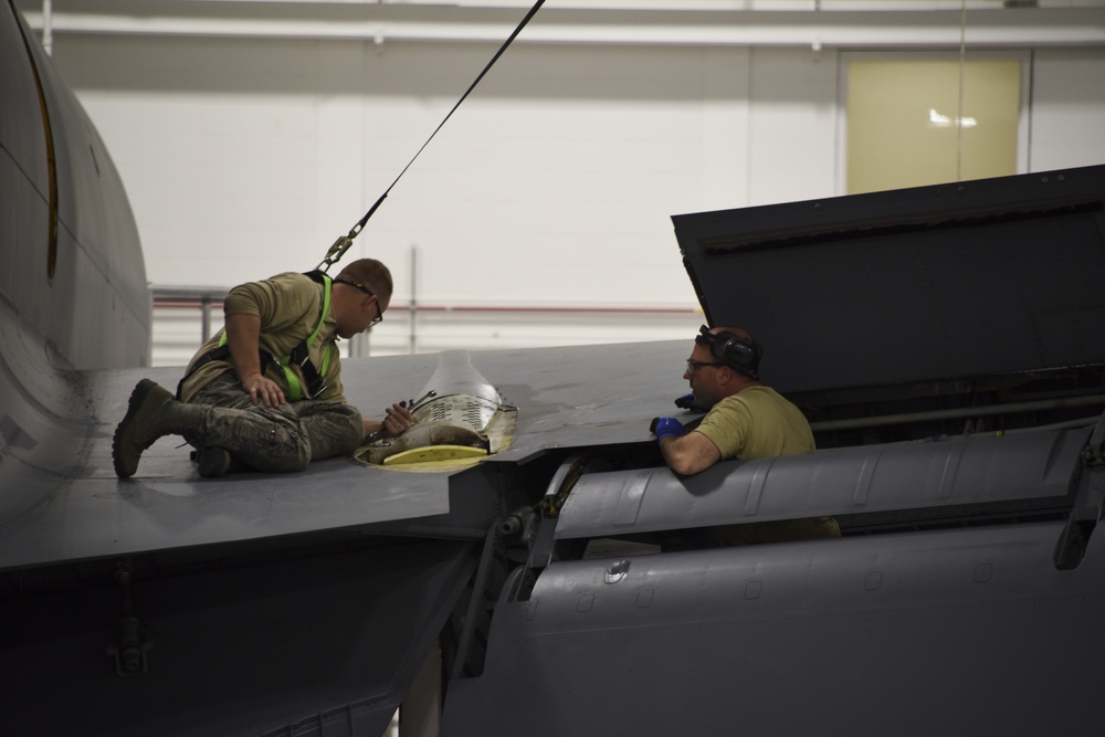 Night Shift: 171st Air Refueling Wing Maintainers