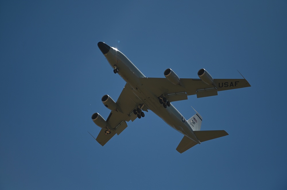 Offutt RC-135S Cobra Ball aircraft take shelter at Travis