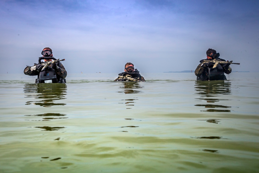 3rd Reconnaissance Battalion divers