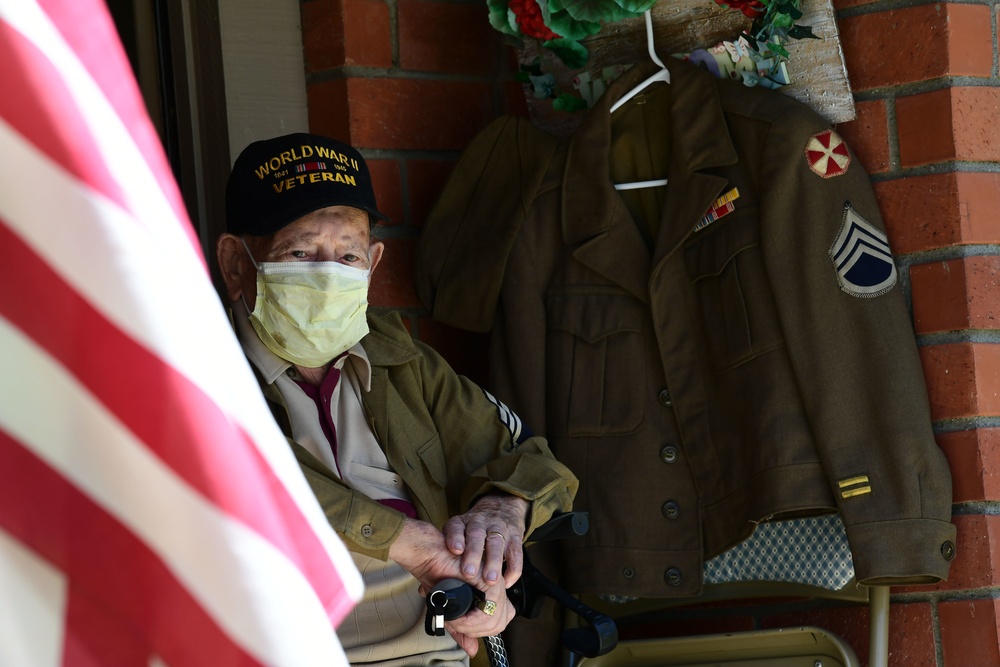 Field artillery Soldiers honor WWII veteran in Ventura