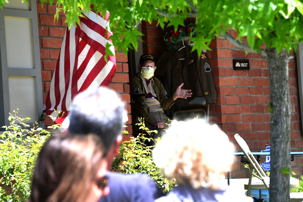 Field artillery Soldiers honor WWII veteran in Ventura