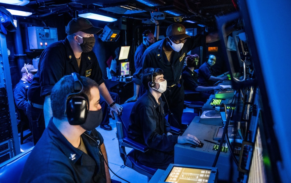 Sailors Aboard USS John S. McCain (DDG 56) Conduct USW Exercise in Sonar Control