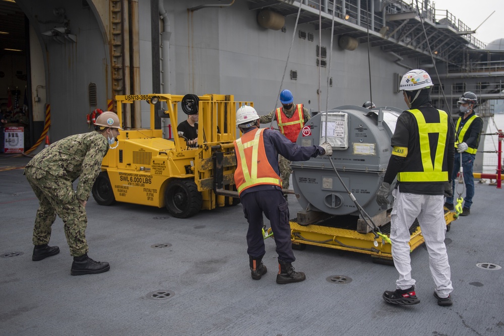 USS America (LHA 6) Moves Cargo