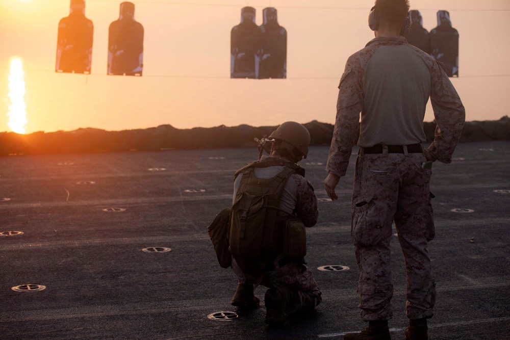 USS Bataan (LHD 5) - 26th MEU Gun Shoot