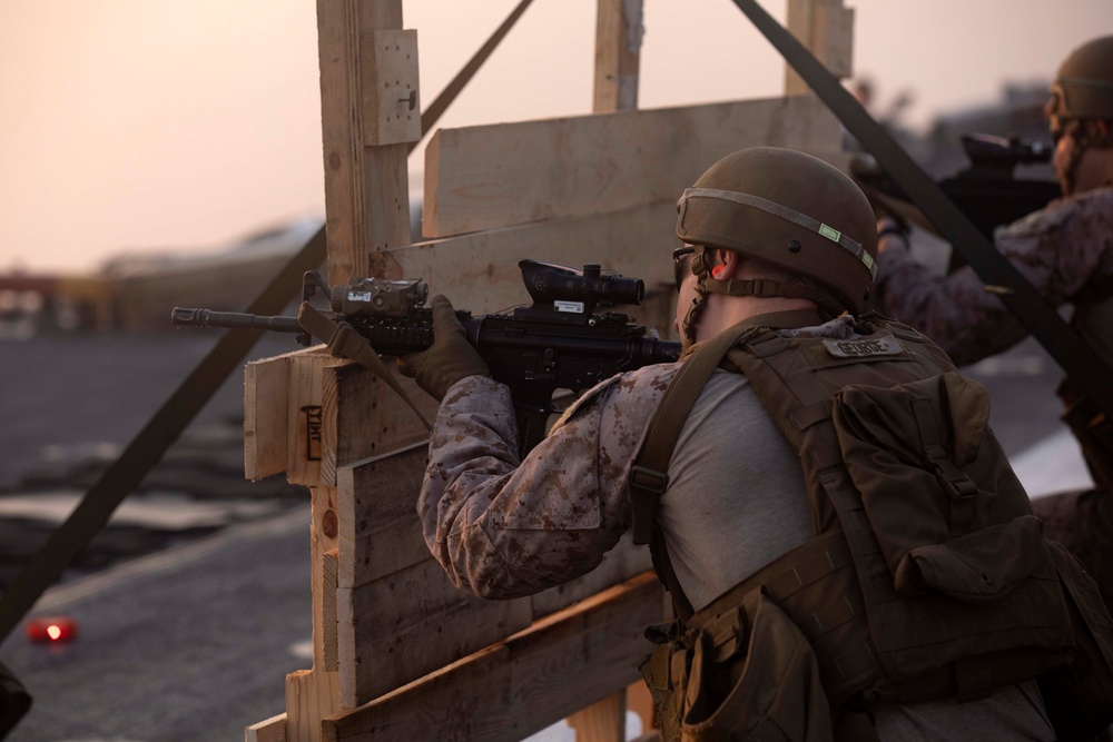 USS Bataan (LHD 5) - 26th MEU Gun Shoot
