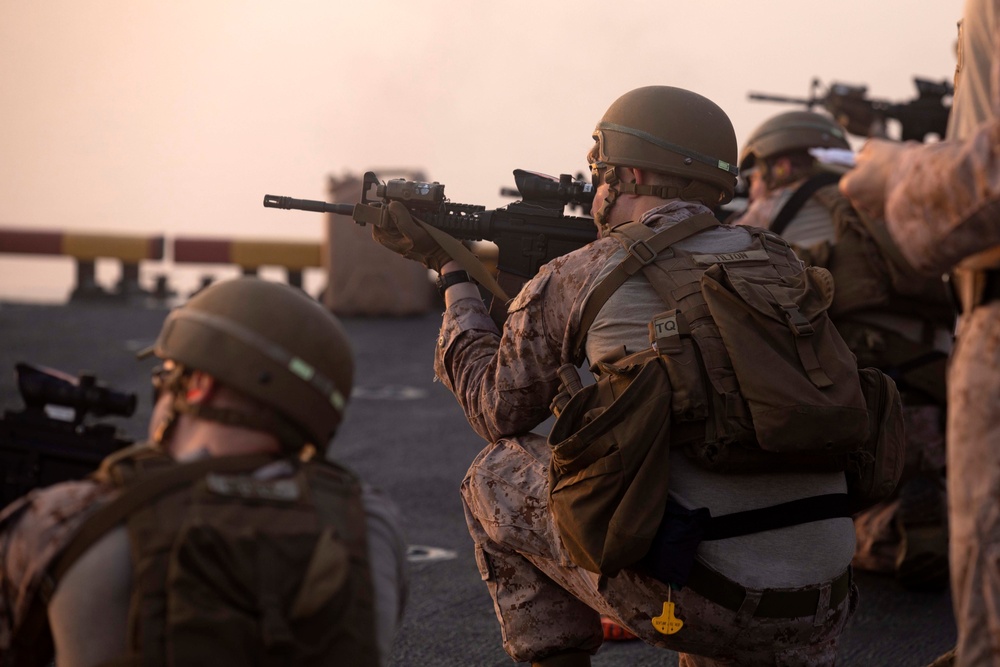 USS Bataan (LHD 5) - 26th MEU Gun Shoot