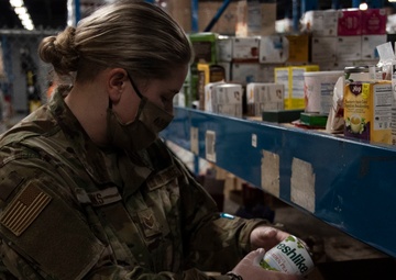 Members of the 121ARW support Ohio food bank