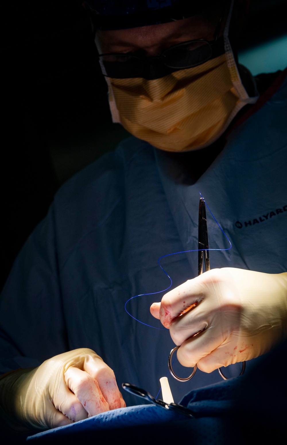 Fleet Surgical Team (FST) 4 surgery aboard USS Bataan (LHD 5)