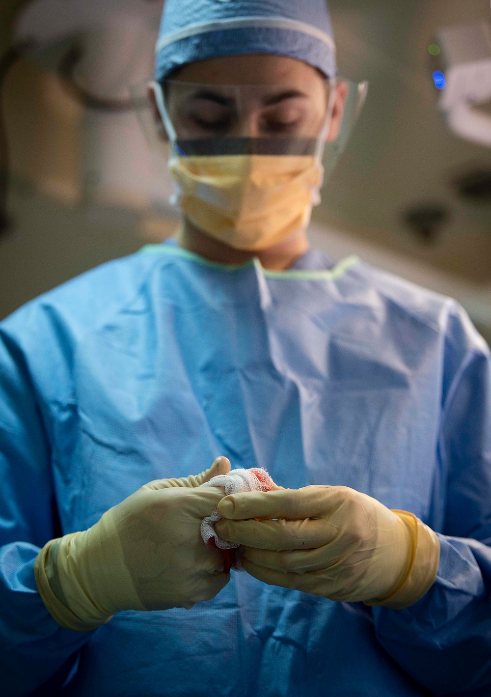 Fleet Surgical Team (FST) 4 surgery aboard USS Bataan (LHD 5)