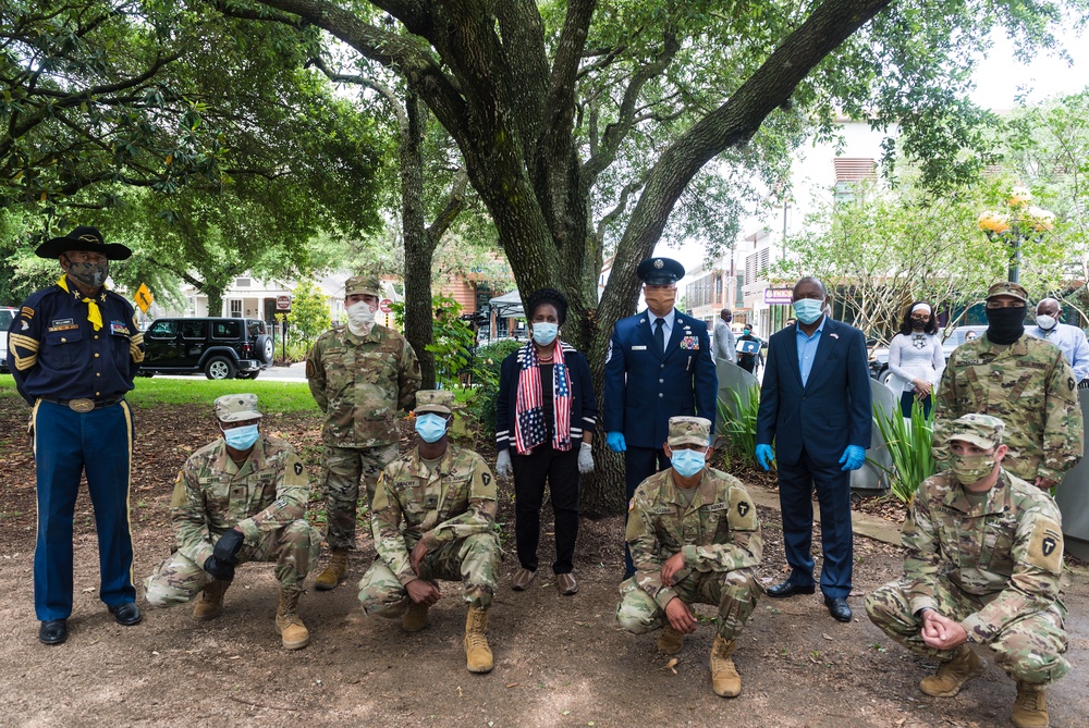 Congresswoman Sheila Jackson Lee Hosts a Memorial Day Commemoration with Texas Military Department Members