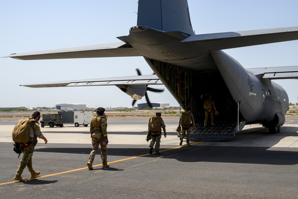 82nd Expeditionary Rescue Squadron performs HALO jump