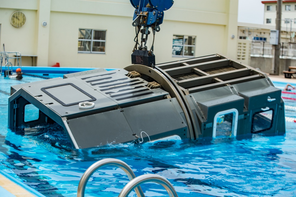 31st MEU conducts underwater egress training